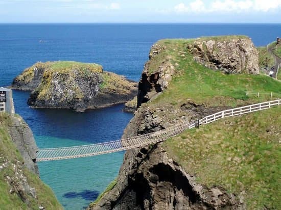 Lugar Carrick-A-Rede Rope Bridge