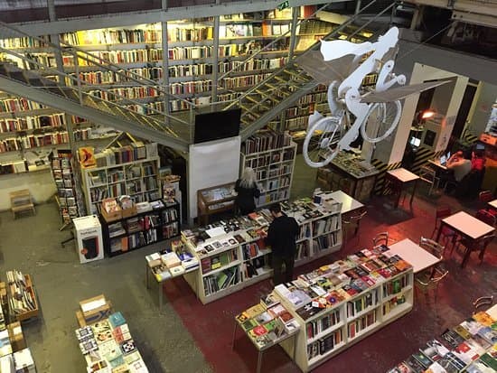 Lugar Livraria Ler Devagar