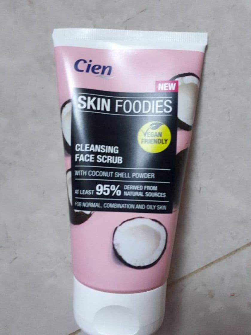 Product Skin Foodies Exfoliante facial con coco