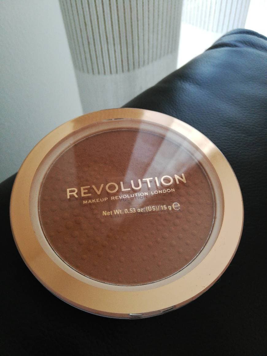 Belleza Makeup Revolution Ultra Bronze Bronzer Puder brązujący 15g