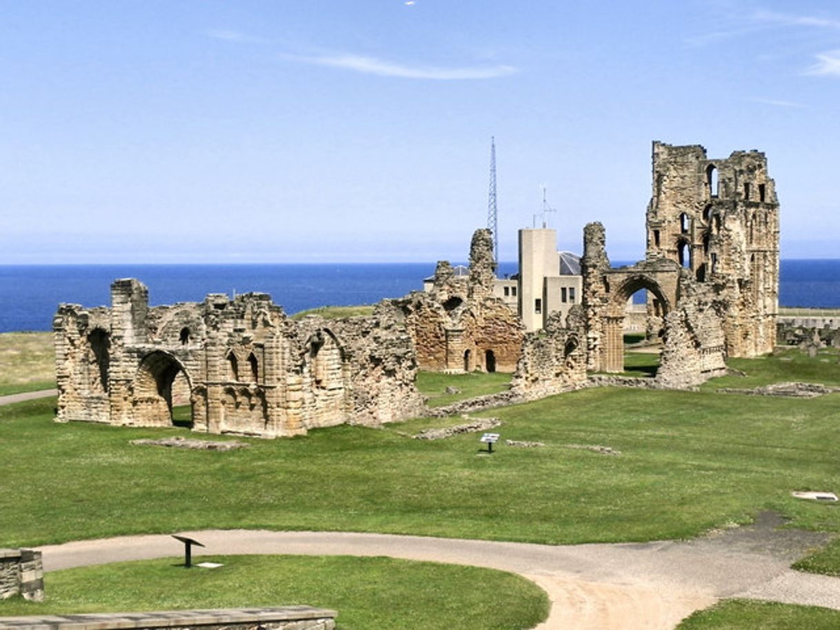 Place Tynemouth Priory and Castle