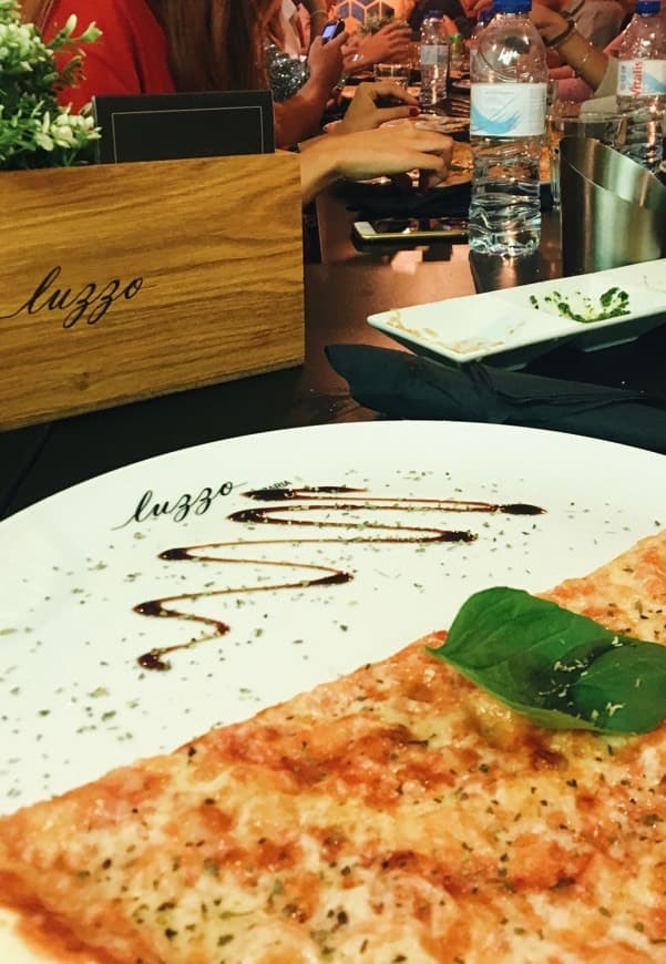 Restaurants Luzzo Pizzaria