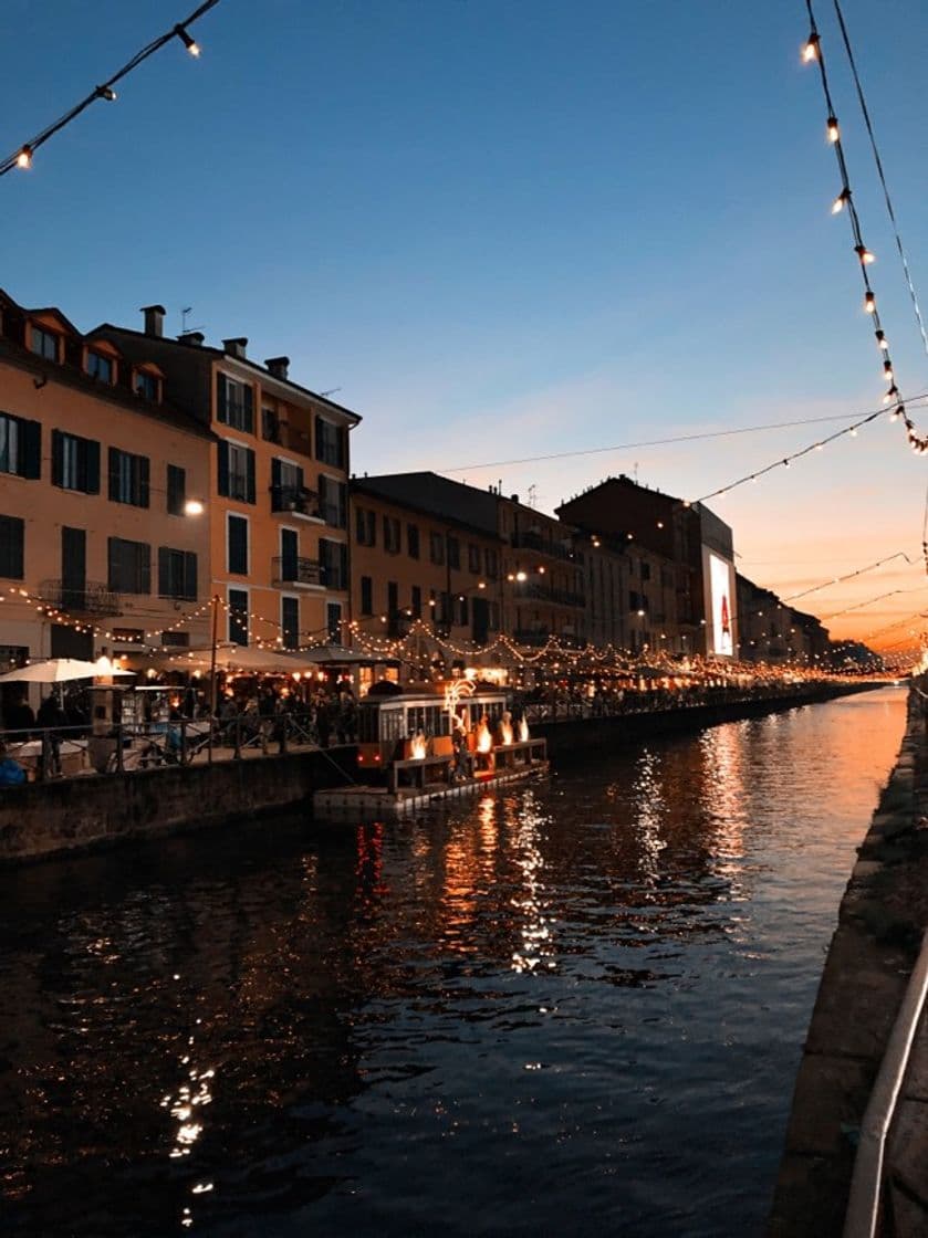 Place Naviglio Grande