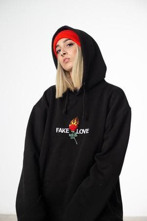 Fashion SUDADERA FAKE LOVE