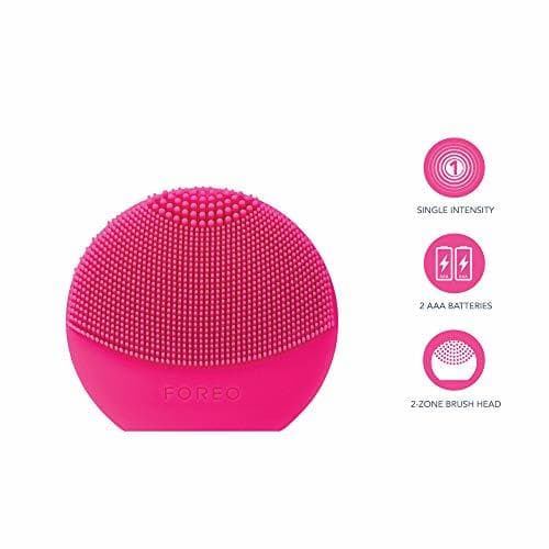 Producto LUNA play plus de FOREO es el cepillo facial recargable de silicona