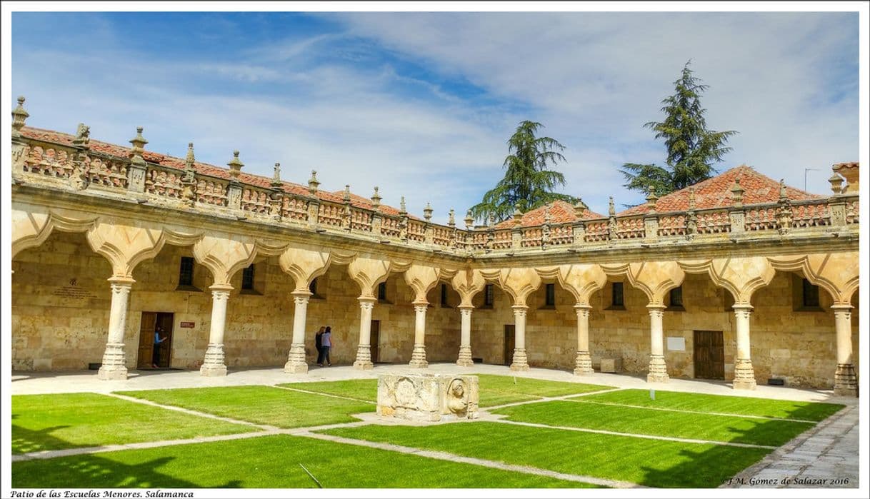 Lugar Patio de Escuelas