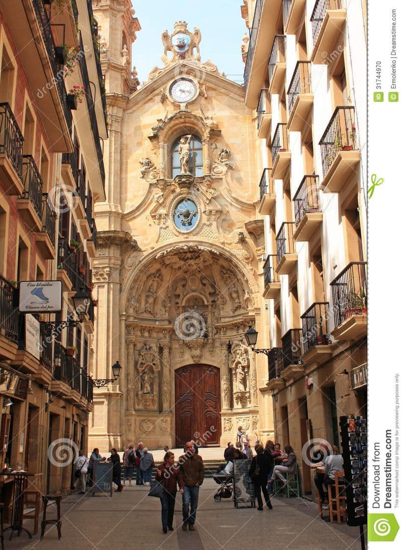 Lugar Basílica de Santa María del Coro