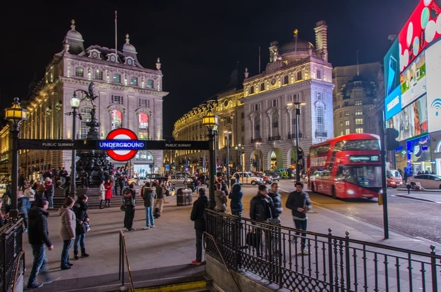 Lugar Piccadilly Circus