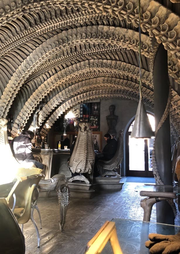 Lugar HR Giger Bar Museum