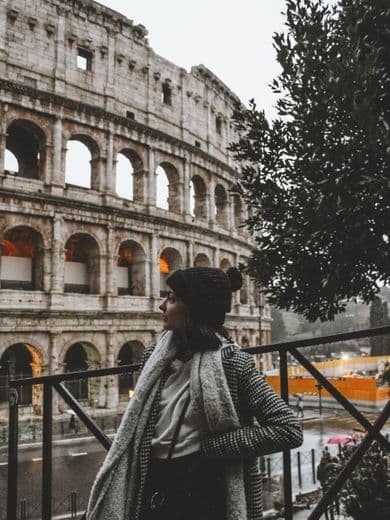 Lugar Coliseo de Roma