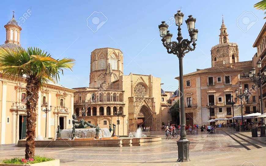 Place Plaza de la Virgen