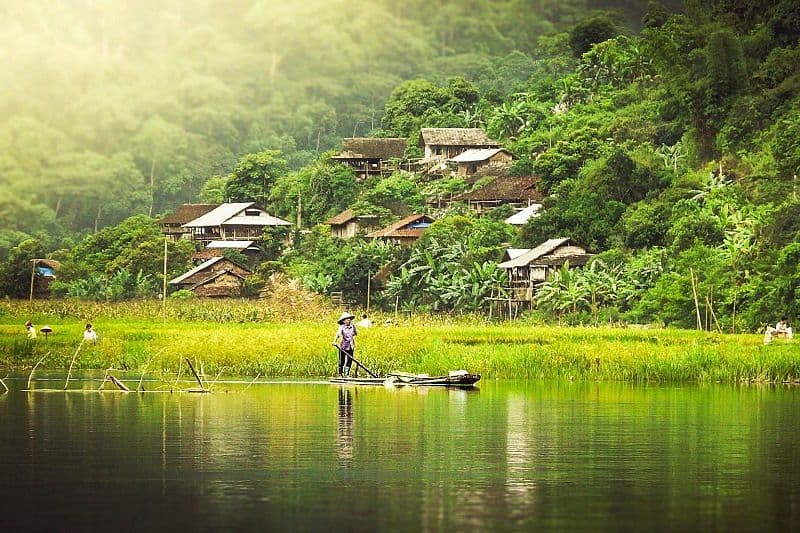 Place Ba Bể Lake