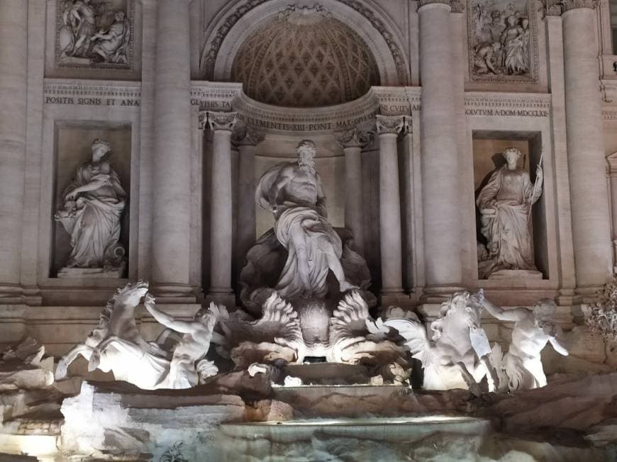 Place Fontana di Trevi