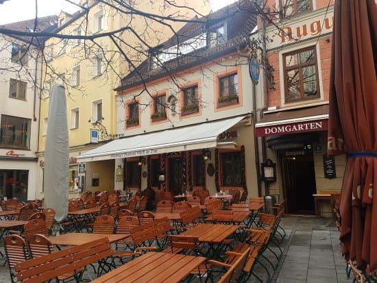 Restaurants Nuernberger Bratwurst Gloeckl am Dom