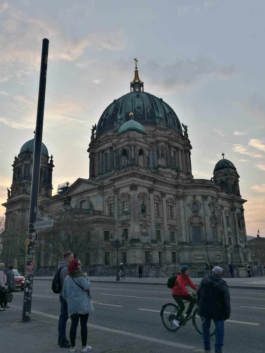 Lugar Catedral de Berlín