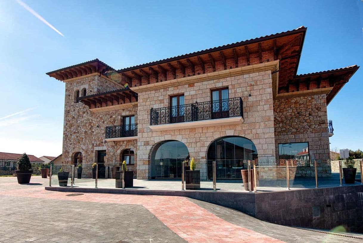 Lugar HOTEL CON JACUZZI EN CANTABRIA Suites Palacio Torre de Galizano