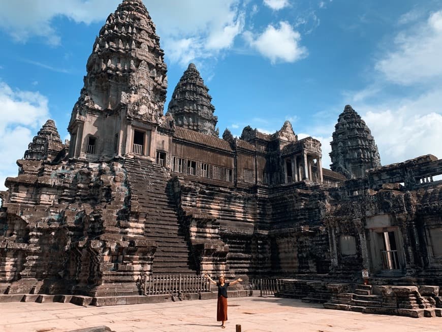 Place Angkor Wat Tours