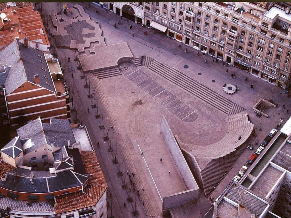 Place Plaza de los Fueros