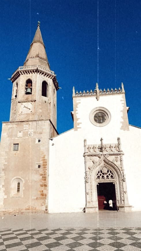 Place Igreja de São João Baptista