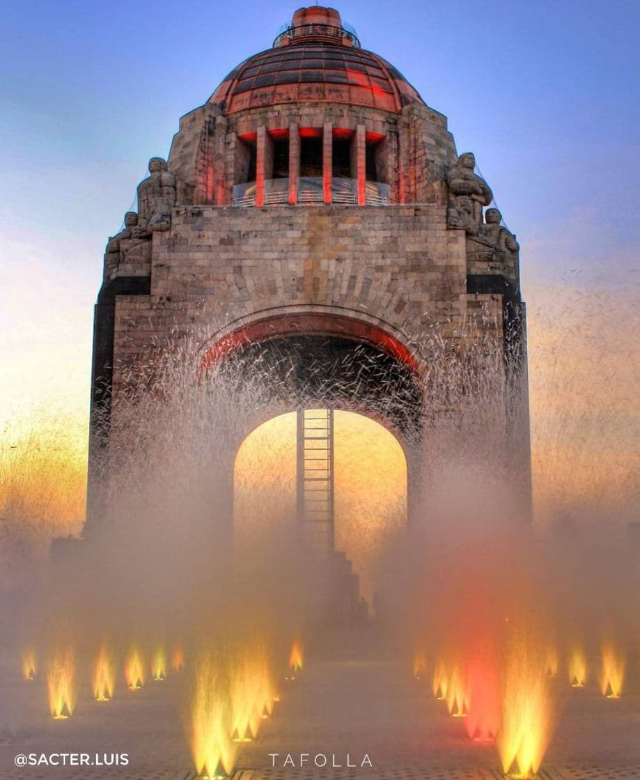 Place Monumento a la Revolución