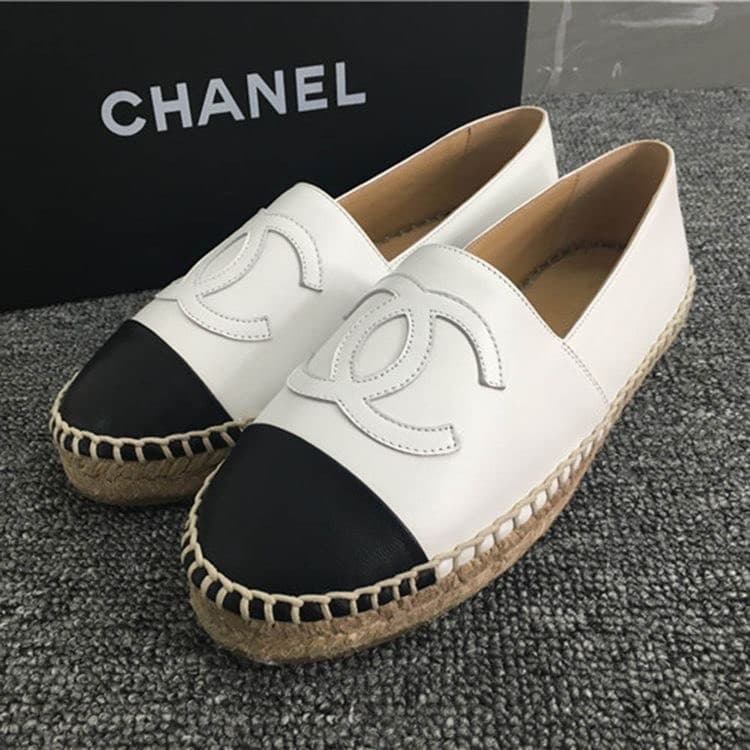 Producto Chanel shoes black and white