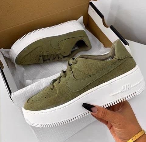 Producto Nike verde militar air force