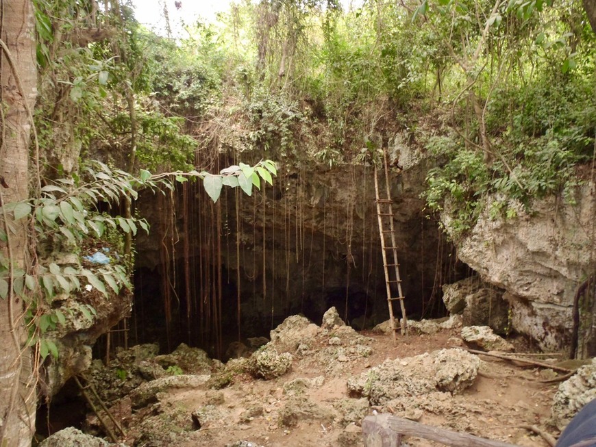 Place La Cueva Taina