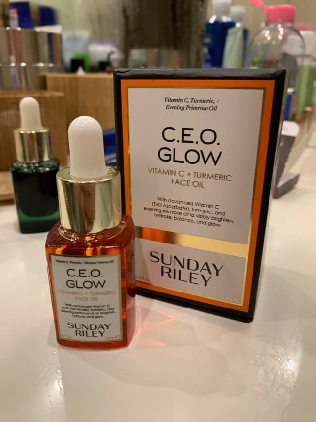 Moda Sunday Riley CEO GLOW vitamin C + Turmeric face oil