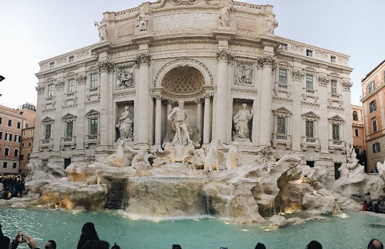 Place Fontana di Trevi