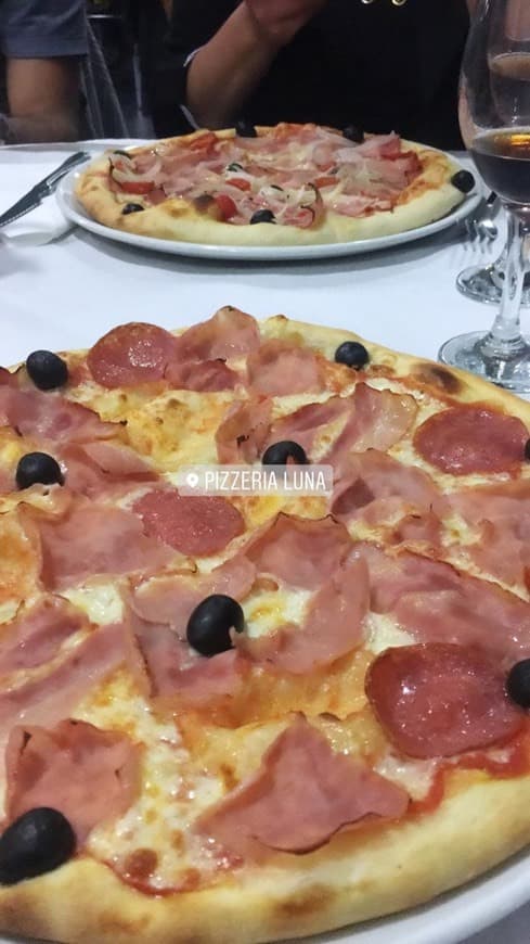 Restaurantes Pizzeria Luna, Lda