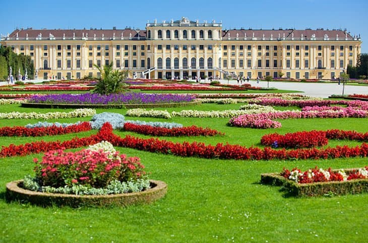 Place Schönbrunn Palace