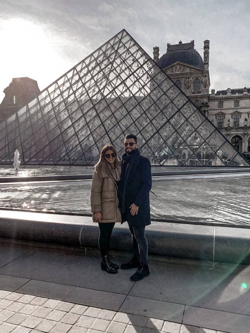 Place Museo del Louvre