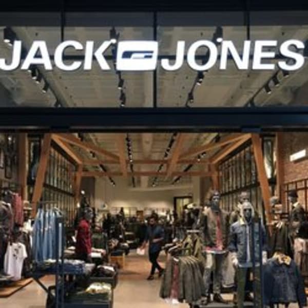 Lugar Jack& Jones