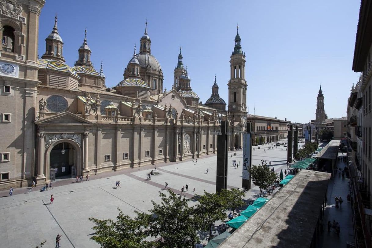 Place Plaza del Pilar