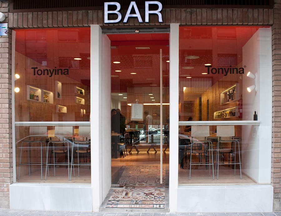 Restaurants Bar Tonyina