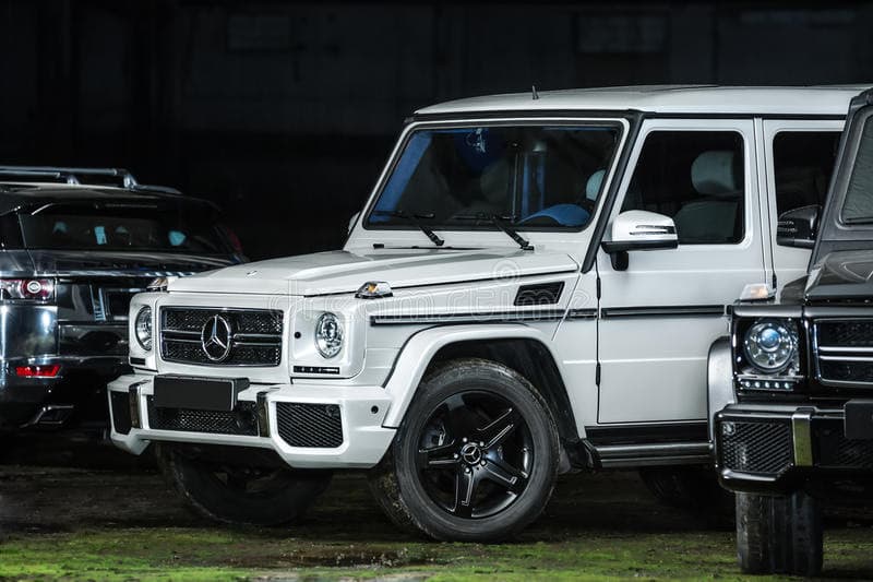 Moda Mercedes G55 V8