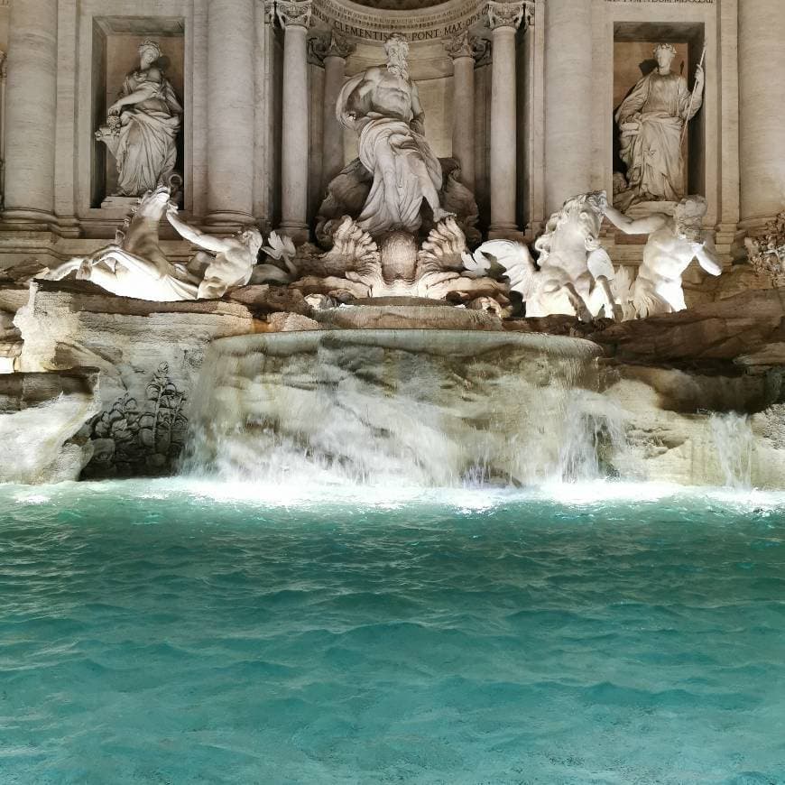 Lugar Fontana di Trevi