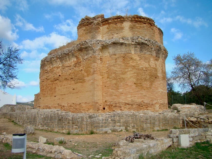 Lugar Ruínas Romanas de Milreu