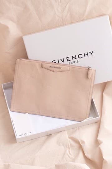 Product GIVENCHY CLUTCH