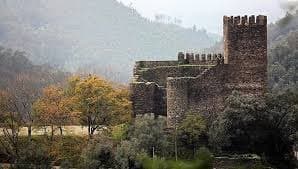 Place Castle of Lousa