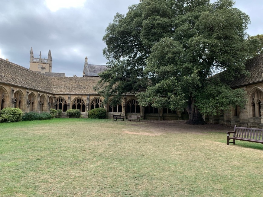 Lugar Cloisters