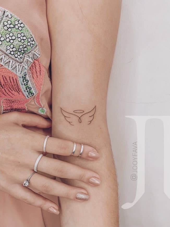 Fashion Tatuagem com o símbolo de um anjo 