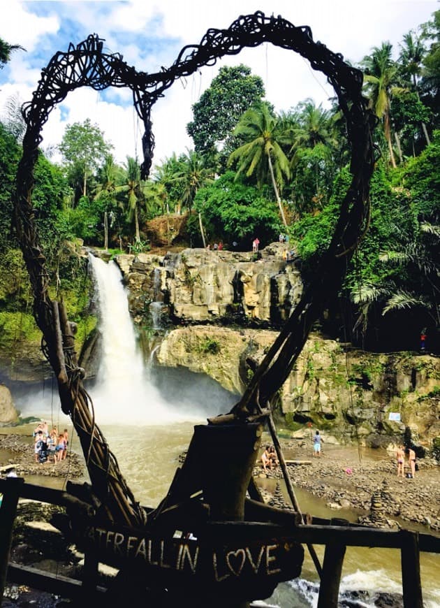 Place Tegenungan waterfall