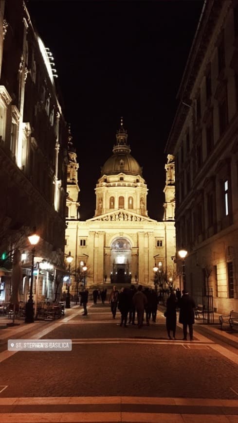 Place Basílica de San Esteban