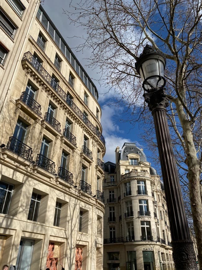 Place Avenue des Champs-Élysées