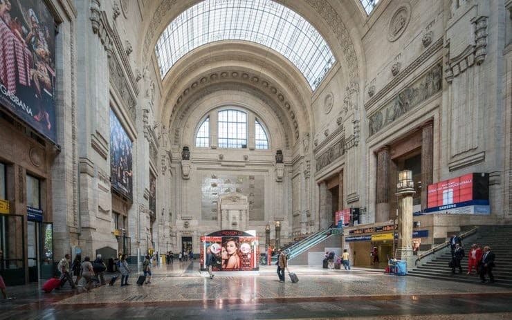 Place Stazione Milano Centrale