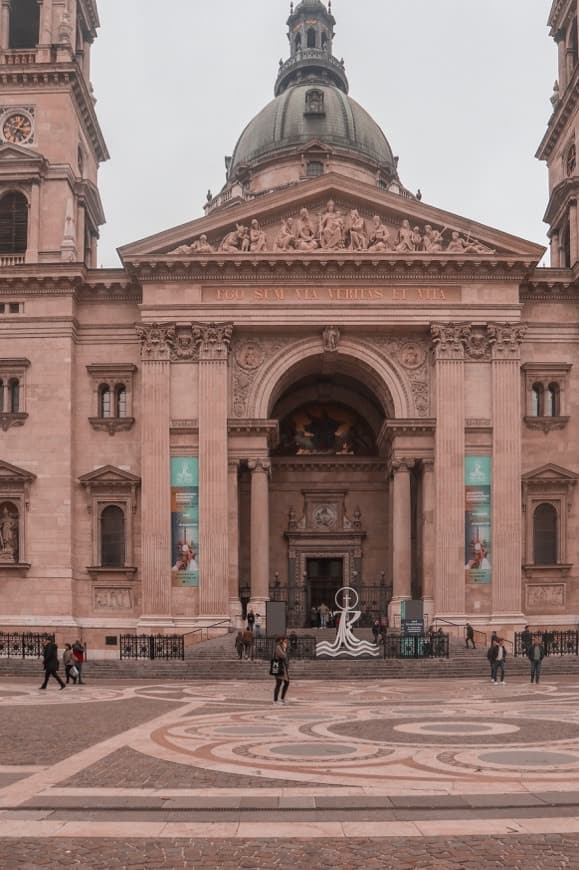 Place Basílica de San Esteban