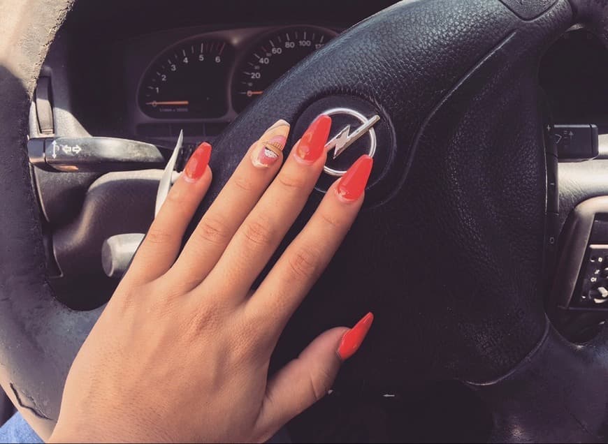 Moda Nails em vermelho