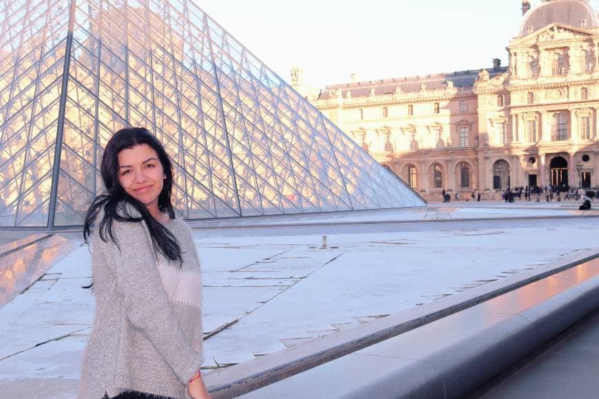 Place Pyramide du Louvre