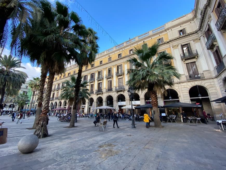 Place Plaça Reial